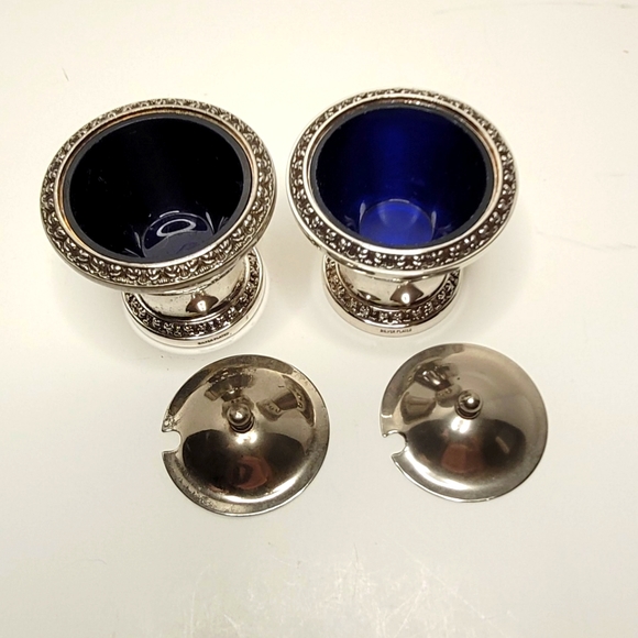 Two Ianthe Silverplate Vintage Mustard Pots w Blue Inserts Floral Design England - Picture 5 of 10